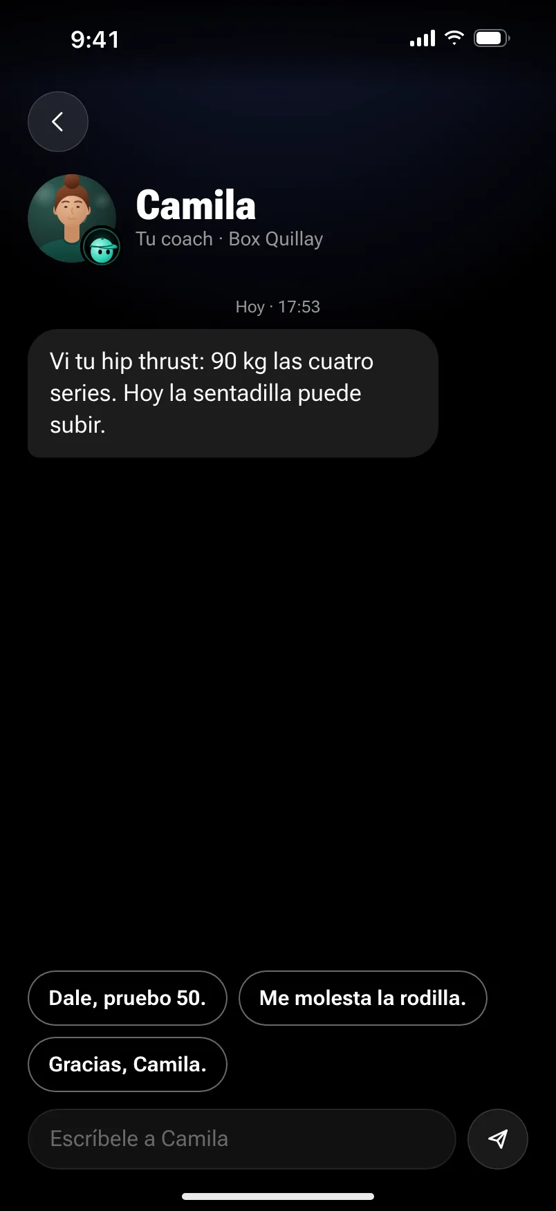 La conversación con su coach: «Vi tu hip thrust: 90 kg las cuatro series. Hoy la sentadilla puede subir.»