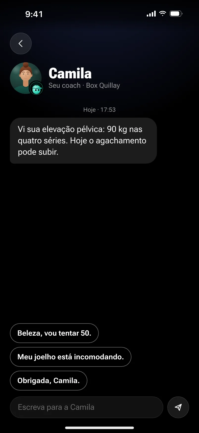 A conversa com o coach: “Vi sua elevação pélvica: 90 kg nas quatro séries. Hoje o agachamento pode subir.”